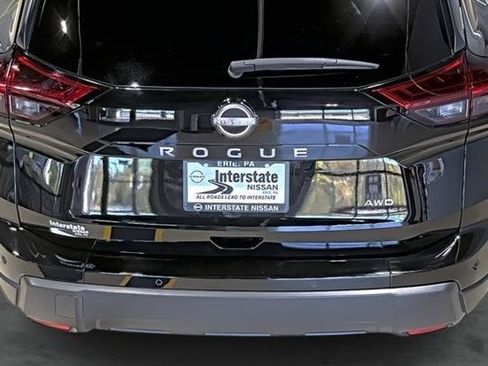 Used 2024 Nissan Rogue S AWD/4WD image 12