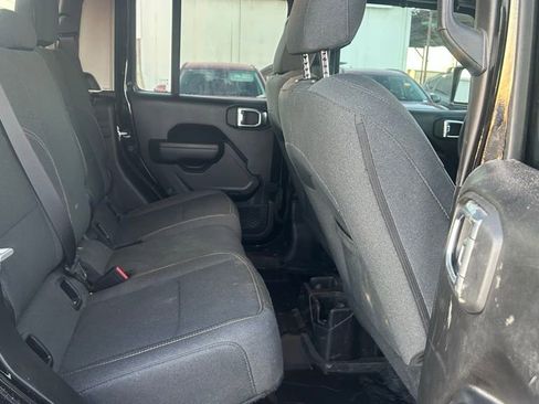 Used 2024 Jeep Gladiator Willys image 24