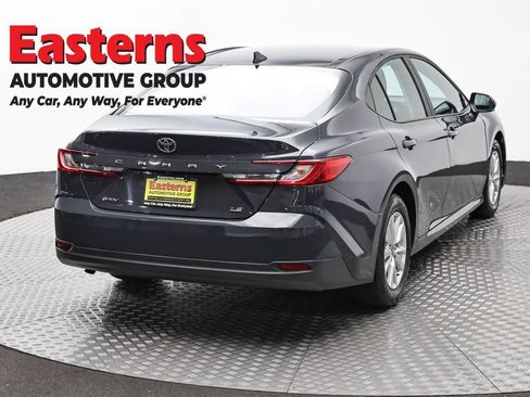 Used 2025 Toyota Camry LE FWD image 5