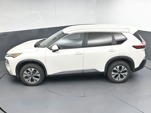 Used 2023 Nissan Rogue SV image 38