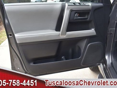 Used 2013 Toyota 4Runner SR5 w/ Convenience Pkg image 18