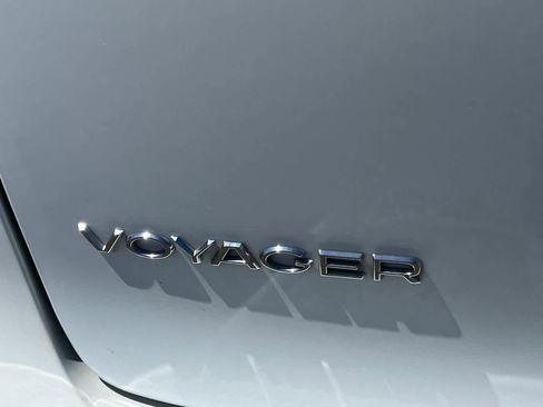 Used 2021 Chrysler Voyager Lxi image 21