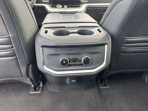 Used 2025 Ford Expedition Platinum AWD/4WD image 31