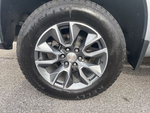 Used 2024 Chevrolet Silverado 1500 LT image 8