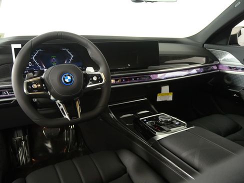 New 2026 BMW 750e xDrive w/ Executive Package image 19