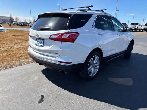 Used 2018 Chevrolet Equinox Premier image 3