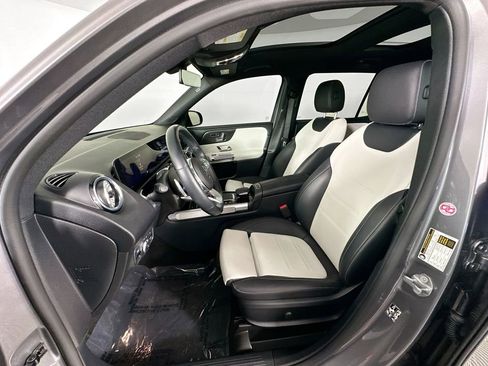 Certified 2023 Mercedes-Benz GLB 250 4MATIC image 19