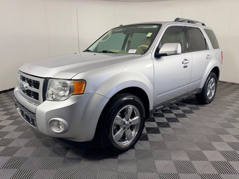 Used 2010 Ford Escape Limited image 9