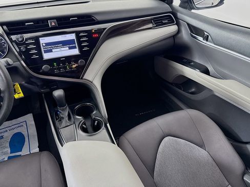 Used 2020 Toyota Camry LE FWD image 27
