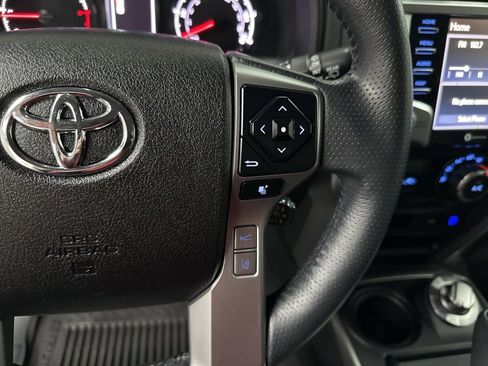 Used 2021 Toyota 4Runner SR5 Premium image 16