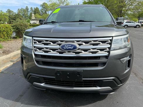Used 2018 Ford Explorer XLT w/ Equipment Group 201A image 3