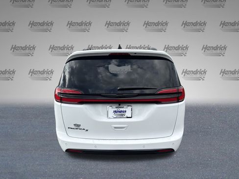 New 2026 Chrysler Pacifica Select w/ S Appearance Package image 7