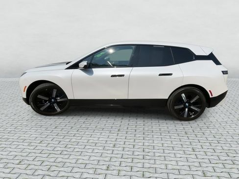 Used 2024 BMW iX xDrive50 w/ Sport Package AWD/4WD image 5