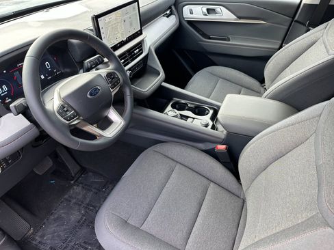 New 2026 Ford Explorer Active image 9