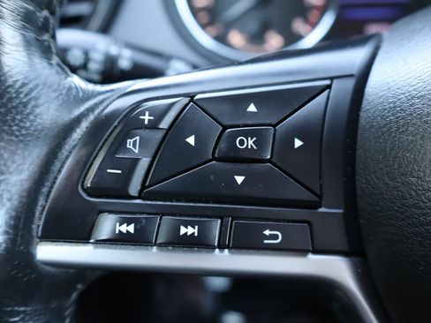 Used 2018 Nissan Rogue SL FWD image 29