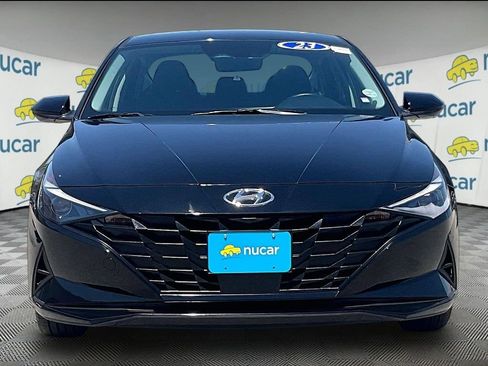 Used 2023 Hyundai Elantra SEL w/ Convenience Package FWD image 2