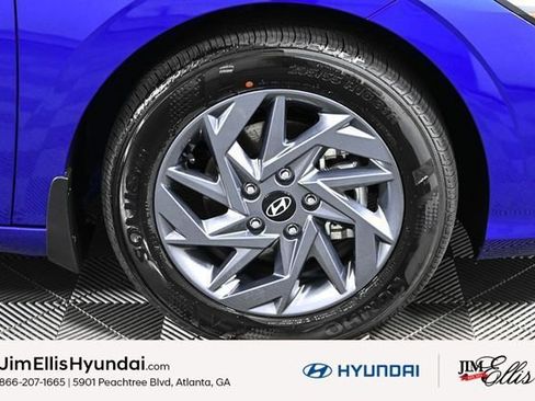 Certified 2025 Hyundai Elantra Sport image 12