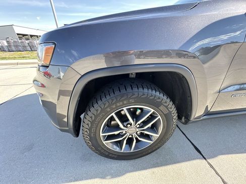Used 2019 Jeep Grand Cherokee Limited AWD/4WD image 32