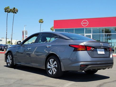 Used 2025 Nissan Altima 2.5 S FWD image 2