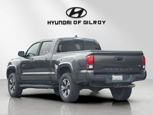 Used 2019 Toyota Tacoma TRD Sport w/ Technology Package RWD image 3