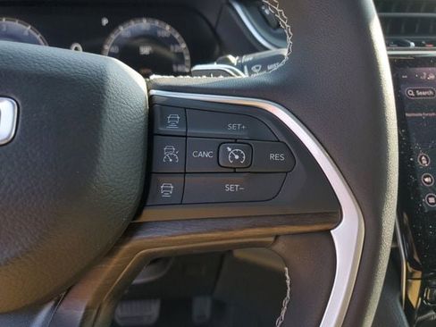 New 2025 Jeep Grand Cherokee Limited image 27