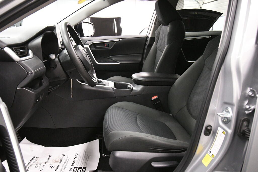 Certified 2025 Toyota RAV4 LE FWD image 9