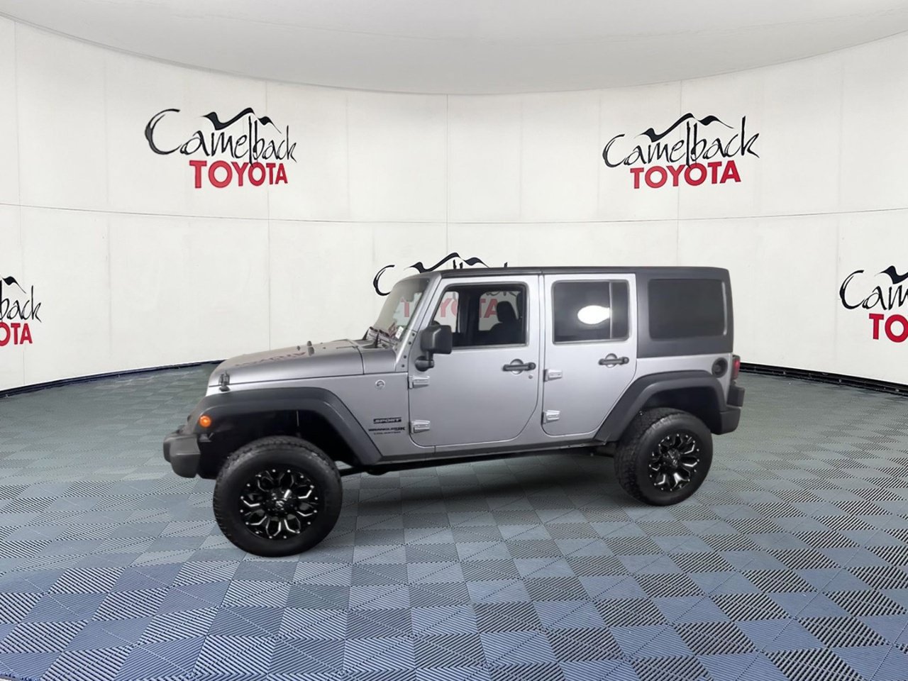 Used 2018 Jeep Wrangler Unlimited Sport S AWD/4WD image 7