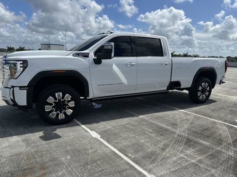 Used 2024 GMC Sierra 3500 Denali w/ Denali Reserve Package AWD/4WD image 33