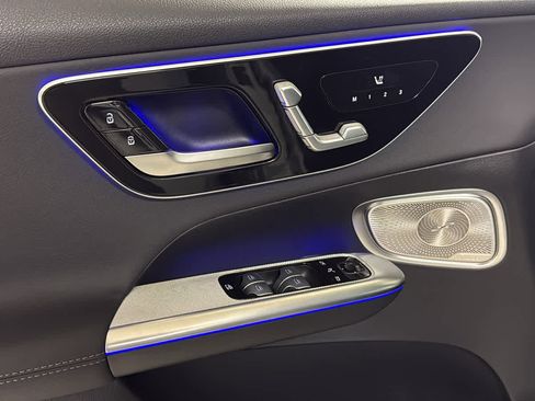 New 2025 Mercedes-Benz GLC 350e 4MATIC image 15