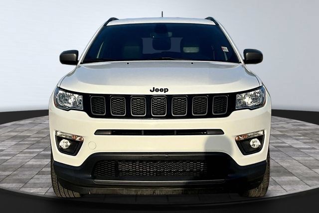 Used 2021 Jeep Compass Latitude AWD/4WD image 2