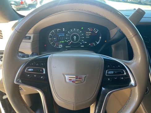 Used 2019 Cadillac Escalade ESV Platinum image 33