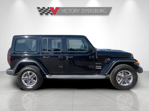 Used 2018 Jeep Wrangler Unlimited Sahara w/ Safety Group image 9