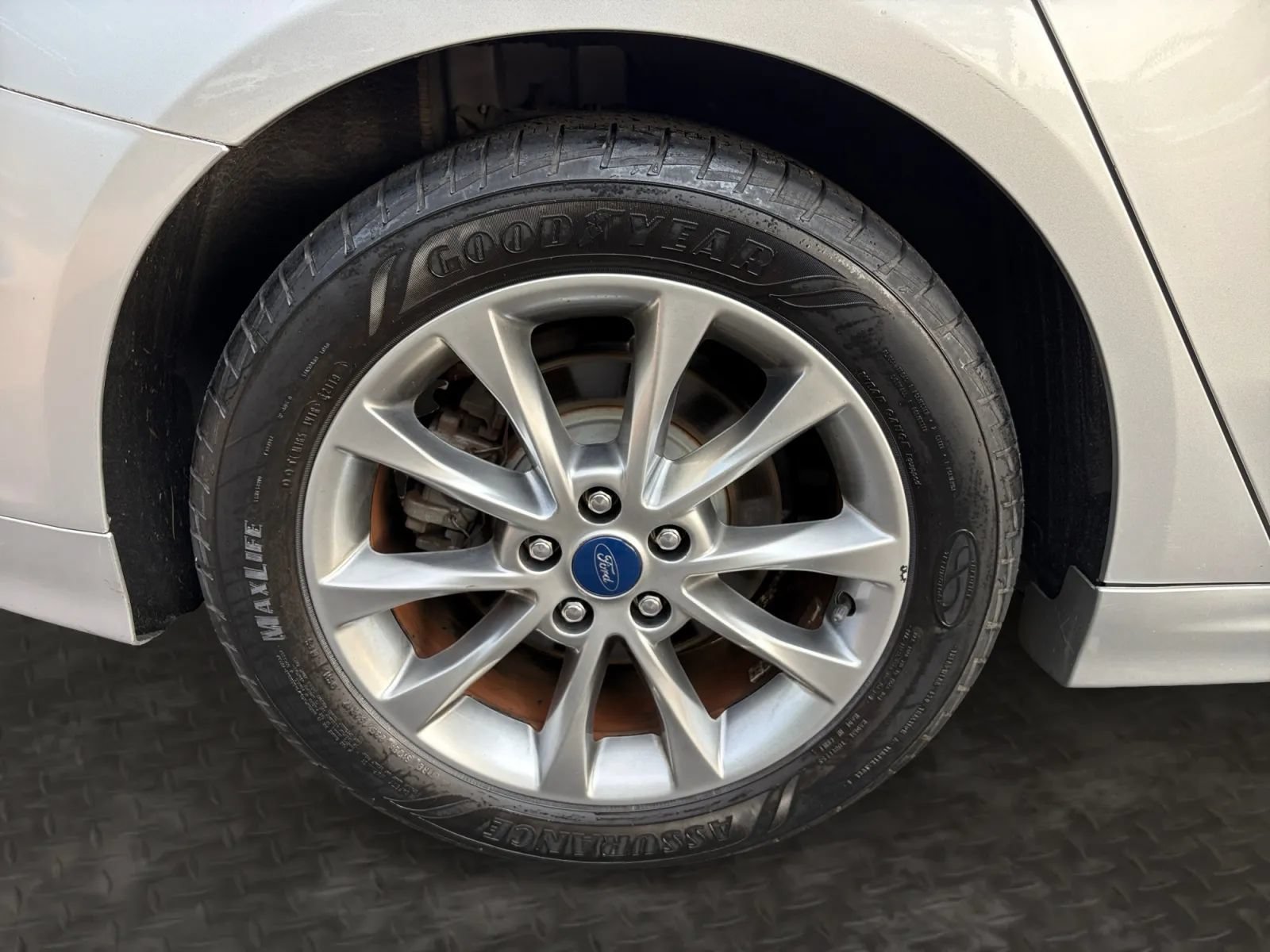 Used 2017 Ford Fusion SE FWD image 36