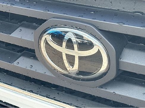 Used 2022 Toyota Tacoma SR5 image 33