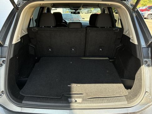 Used 2024 Nissan Rogue SV FWD image 21