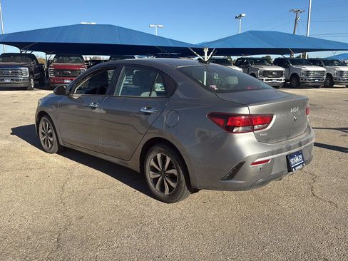 Used 2022 Kia Rio S w/ Technology Package image 5