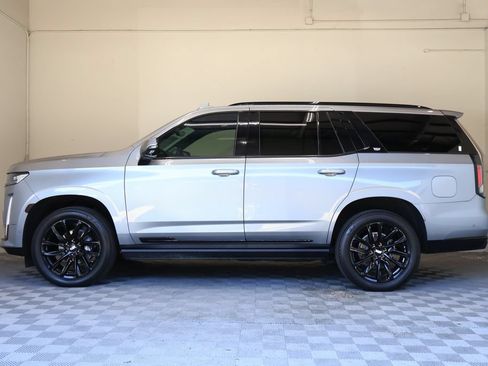 Used 2023 Cadillac Escalade Sport w/ LPO, ONYX Package AWD/4WD image 7