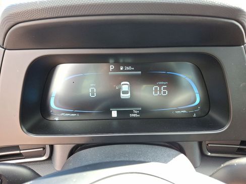 Certified 2025 Hyundai Elantra Sport w/ Cargo Package image 19