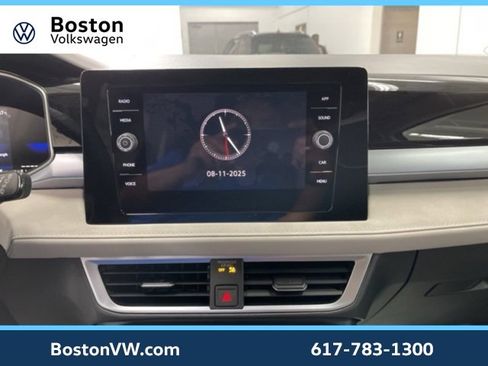 New 2025 Volkswagen Taos SE image 21