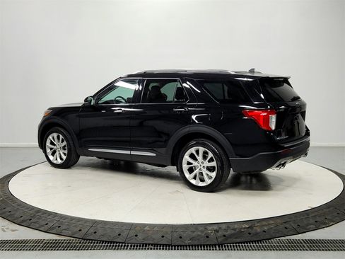 Used 2023 Ford Explorer Platinum w/ Technology Package image 5