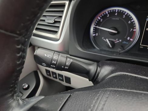 Used 2019 Toyota Highlander Limited Platinum AWD/4WD image 56