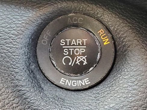 Used 2015 Jeep Cherokee Limited w/ Luxury Group image 31