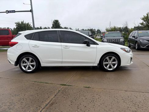 Used 2017 Subaru Impreza 2.0i AWD/4WD image 4