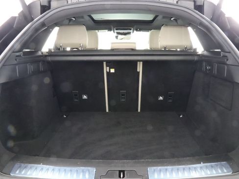 Used 2019 Land Rover Range Rover Velar R-Dynamic SE AWD/4WD image 33