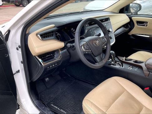 Used 2018 Toyota Avalon XLE Premium image 17