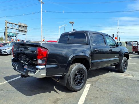 Used 2022 Toyota Tacoma SR5 AWD/4WD image 6