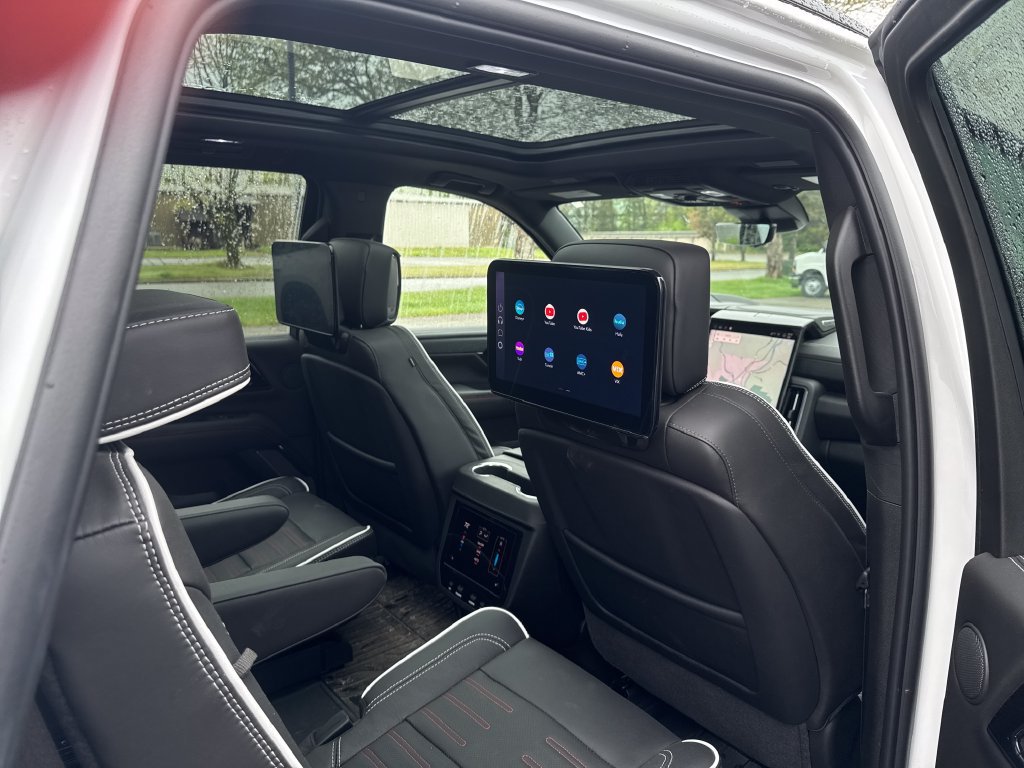Used 2025 GMC Yukon AT4 Ultimate AWD/4WD image 30