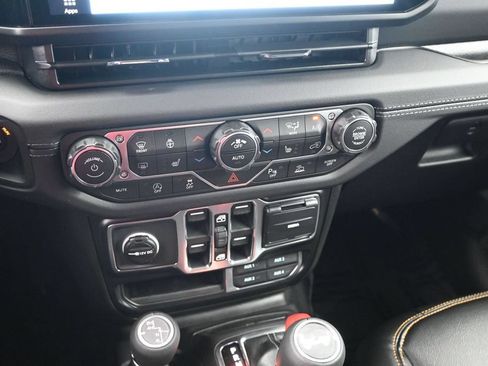 New 2026 Jeep Wrangler Unlimited Sahara AWD/4WD image 18