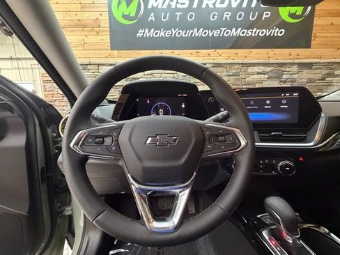 Used 2025 Chevrolet Trax ACTIV w/ Sunroof Package FWD image 16