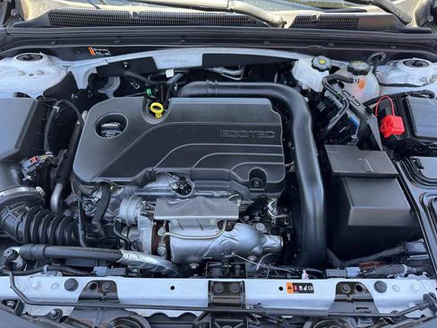 Used 2025 Chevrolet Malibu LT image 8